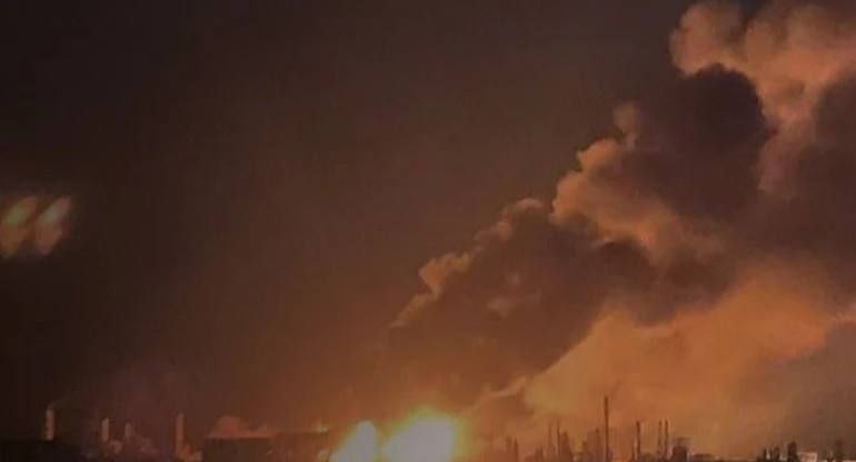 Компания "Оптима Фарм" сообщила СМИ, что очередной удар повредил их склад, один из двух крупнейших фармацевтических хабов в стране