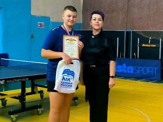 Кубок главы Генического округа по настольному теннису объединил спортсменов разного возраста и возможностей Кубок главы Генического округа по настольному теннису объединил спортсменов разного возраста и возможностей