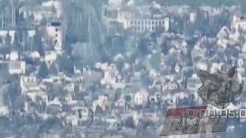 Херсон, н.п.Антоновка. Удар по ПВД противника на правом берегу Енот из Херсона