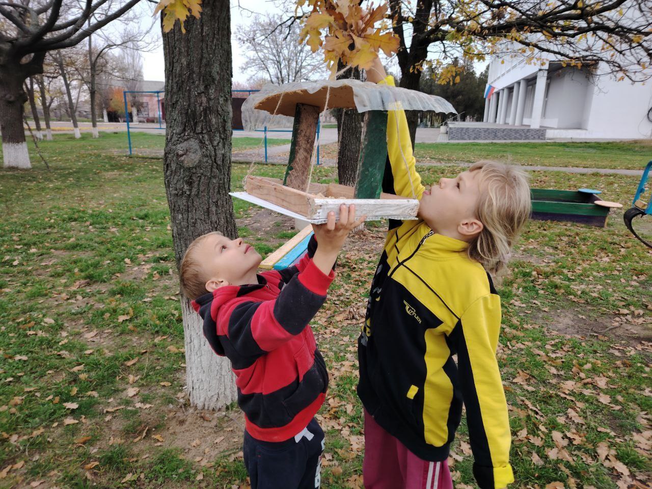 Доброе воскресное утро!. Его встречаем яркими занимательными поделками наших детей Доброе воскресное утро!. Его встречаем яркими занимательными поделками наших детей