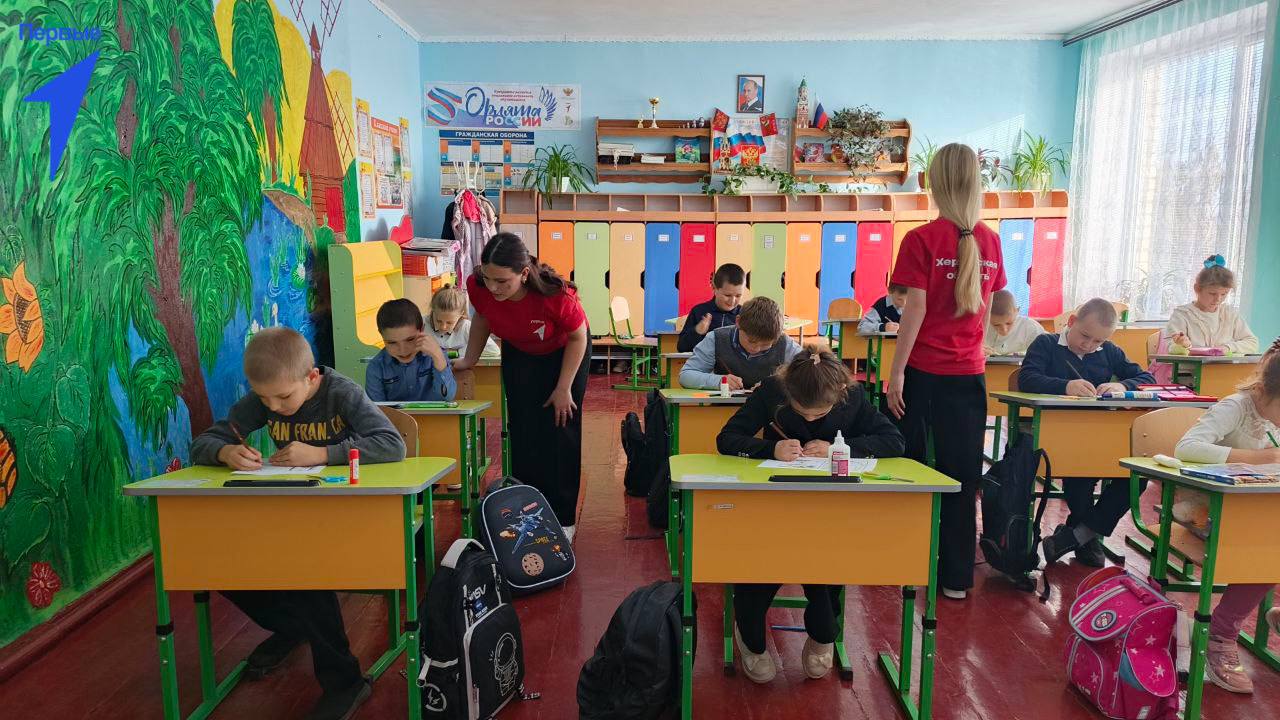 Первые Строгановской школы провели творческий урок для третьеклассников Первые Строгановской школы провели творческий урок для третьеклассников