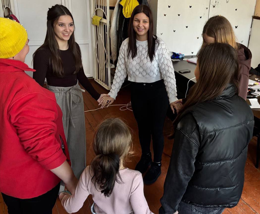 В Дмитровском сельском Доме культуры прошёл тематический час «Я и то, что меня окружает» В Дмитровском сельском Доме культуры прошёл тематический час «Я и то, что меня окружает»