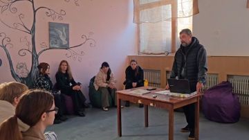 Молодежь Скадовска встретилась с музыкальным продюсером из Санкт-Петербурга