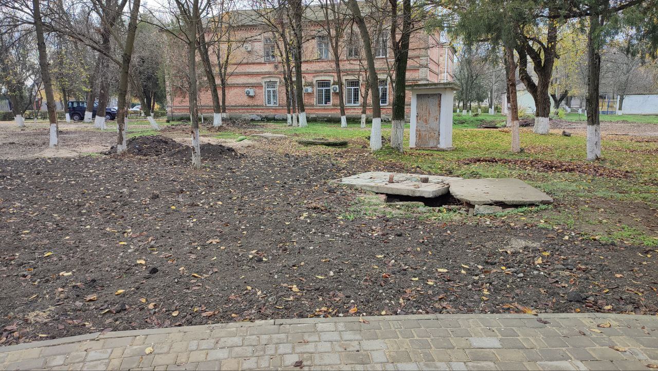 Ольга Осипенко: В рамках народной программы «Единой России» в очередной раз проинспектировали ход благоустройства парка Троицкий Ольга Осипенко: В рамках народной программы «Единой России» в очередной раз проинспектировали ход благоустройства парка Троицкий