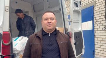 «Единая Россия» доставила гуманитарную помощь семьям, пострадавшим от пожара в Голопристанском округе