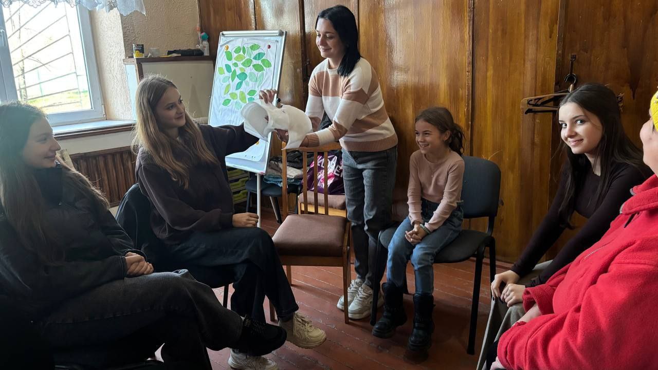 В Дмитровском сельском Доме культуры прошёл тематический час «Я и то, что меня окружает» В Дмитровском сельском Доме культуры прошёл тематический час «Я и то, что меня окружает»