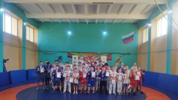 В Новотроицком прошел турнир к Всероссийскому дню самбо