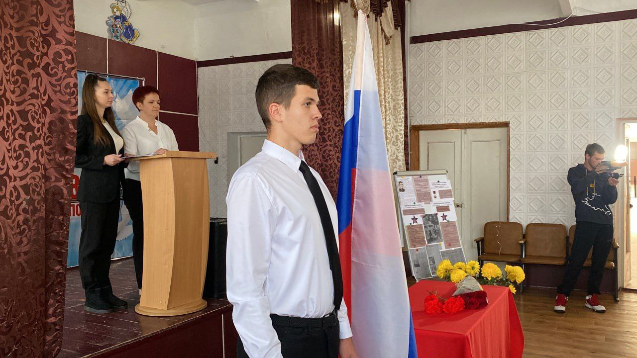 «Парта Героя» в честь участника Курской битвы появилась в недавно открытом корпусе школы Ивановского округа «Парта Героя» в честь участника Курской битвы появилась в недавно открытом корпусе школы Ивановского округа