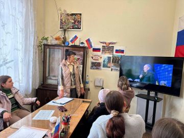 В Чонгаре прошел патриотический час «Россия и Крым – снова вместе!»