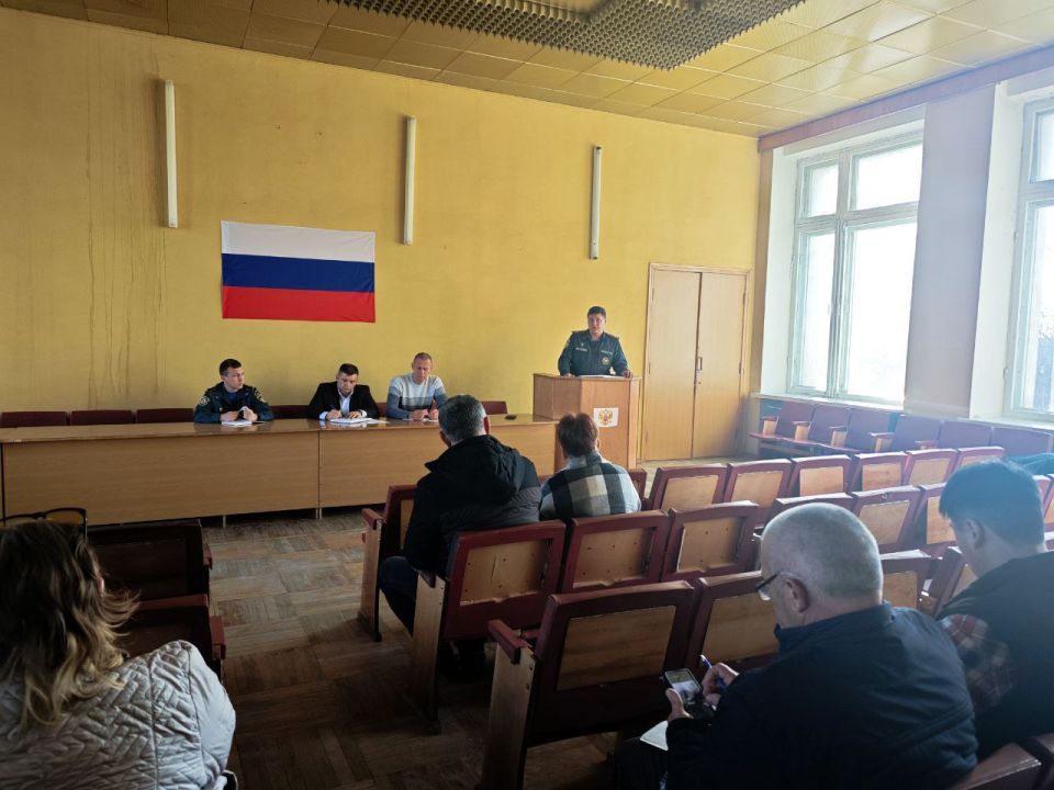 В Каланчаке прошла комиссия по обеспечению пожарной безопасности в отопительный сезон В Каланчаке прошла комиссия по обеспечению пожарной безопасности в отопительный сезон