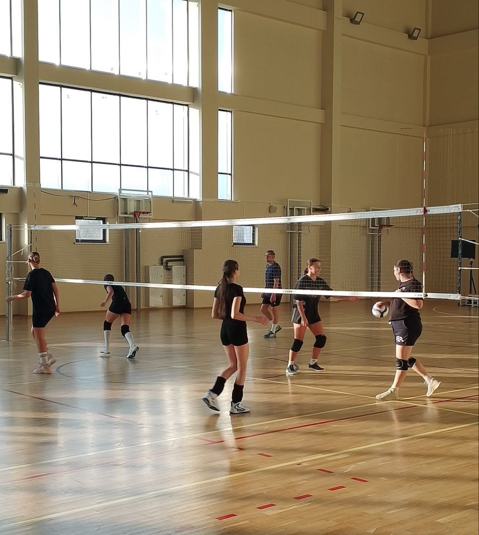 Волейболистки из Скадовска готовятся к Первенству России в Крыму Волейболистки из Скадовска готовятся к Первенству России в Крыму