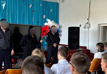 Первые Строгановской школы побывали на встрече с сотрудниками полиции