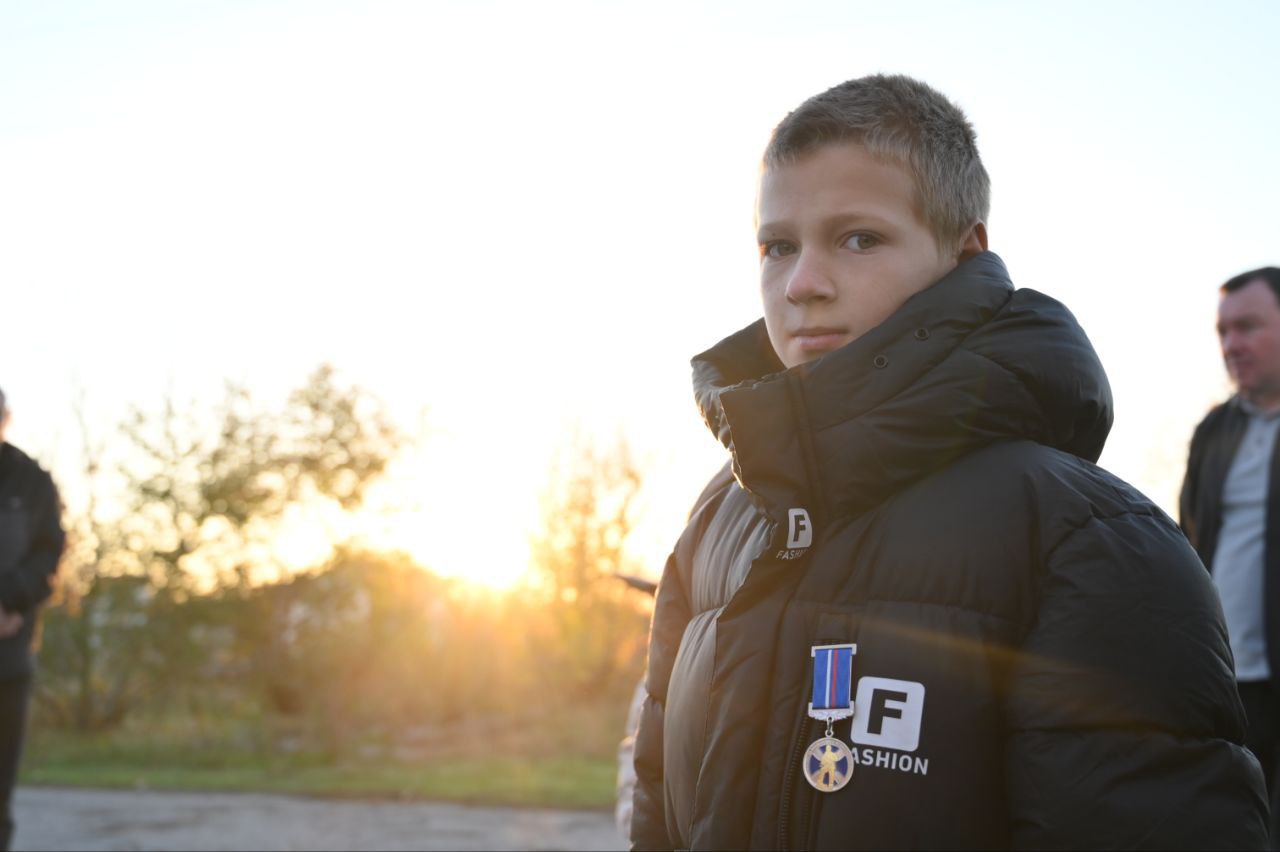 На Херсонщине мальчику вручили медаль за спасение при пожаре и написали о нем в книге На Херсонщине мальчику вручили медаль за спасение при пожаре и написали о нем в книге