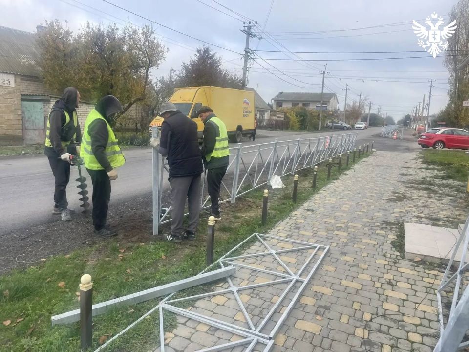 В Голопристанском округе обустраивают дороги у школ для безопасности детей В Голопристанском округе обустраивают дороги у школ для безопасности детей
