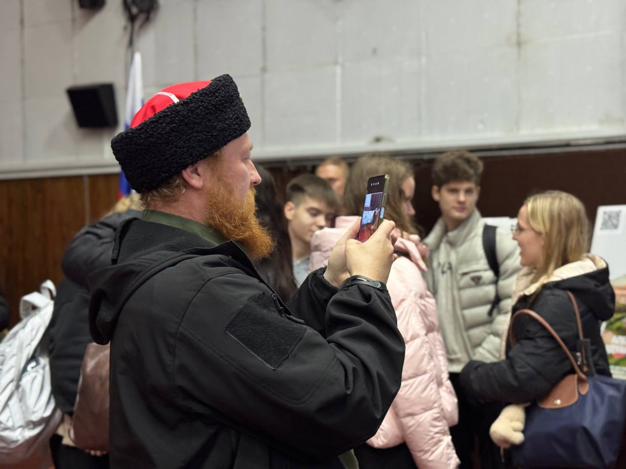 В Геническе открыли выставку «Зал воинской славы» В Геническе открыли выставку «Зал воинской славы»