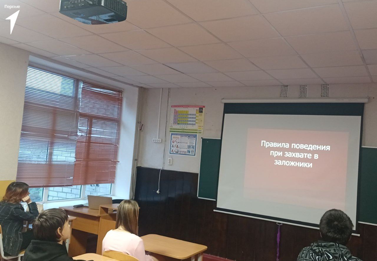 Первым рассказали о правилах поведения в условиях чрезвычайных ситуаций Первым рассказали о правилах поведения в условиях чрезвычайных ситуаций