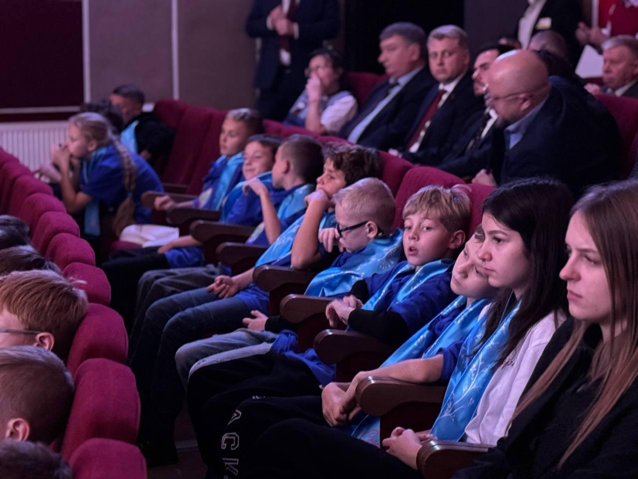 Заместитель председателя Херсонской областной Думы Рамиль Замалетдинов поздравил проект «Дети России — Детям Донбасса» Заместитель председателя Херсонской областной Думы Рамиль Замалетдинов поздравил проект «Дети России — Детям Донбасса»