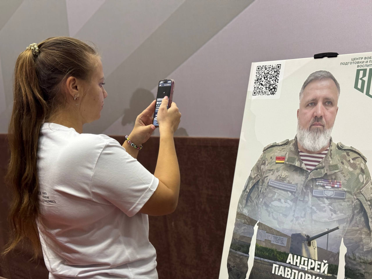 В Геническе открыли выставку «Зал воинской славы» В Геническе открыли выставку «Зал воинской славы»