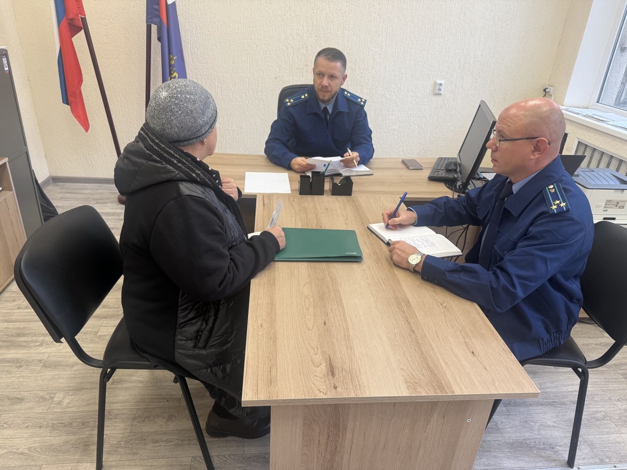 Зампрокурора Херсонской области Александр Катков провел выездной прием граждан в пгт Каланчак и пгт Чаплинка