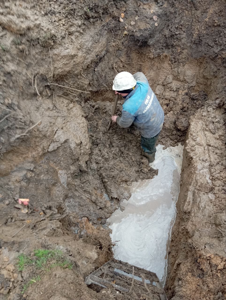Специалистами Великолепетихского ТПУ были проведены плановые и аварийные работы на сетях водоснабжения округа Специалистами Великолепетихского ТПУ были проведены плановые и аварийные работы на сетях водоснабжения округа