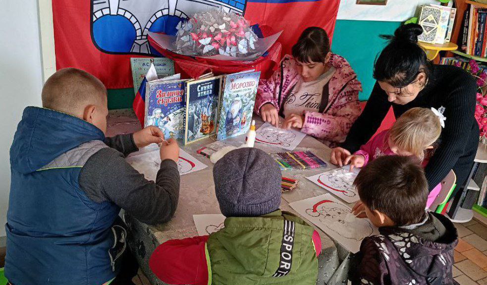 В Красноподольской библиотеке, приуроченной ко Дню Рождения Деда Мороза, прошла конкурсная программа "В главной роли — Дед Мороз!" В Красноподольской библиотеке, приуроченной ко Дню Рождения Деда Мороза, прошла конкурсная программа "В главной роли — Дед Мороз!"