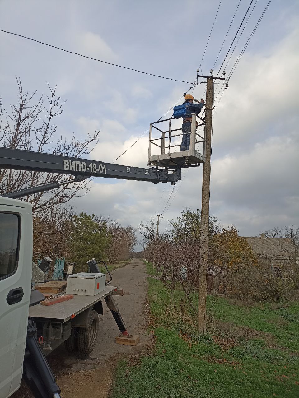 Евгения Кузьменко: Специалисты Новотроицкого жилищно-коммунального предприятия (МКУ «НЖКП») ведут работы по ремонту линий уличного освещения в округе Евгения Кузьменко: Специалисты Новотроицкого жилищно-коммунального предприятия (МКУ «НЖКП») ведут работы по ремонту линий уличного освещения в округе