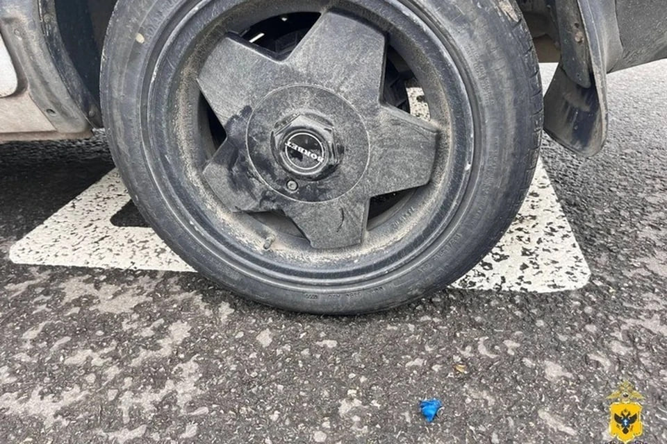 В Херсонскую область пытались провезти наркотики в колесе автомобиля