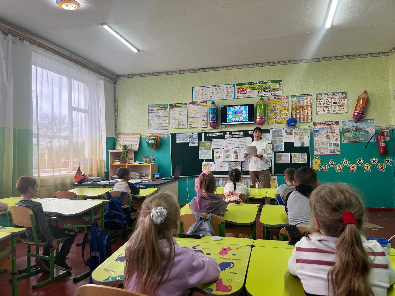 Обучающиеся 1-4 классов ГБОУ ХО "Новоалександровская школа Нижнесерогозского района" в преддверии Всероссийского дня правовой помощи детям приняли участие в викторине по правовому воспитанию "Права литературных героев" (по... Обучающиеся 1-4 классов ГБОУ ХО "Новоалександровская школа Нижнесерогозского района" в преддверии Всероссийского дня правовой помощи детям приняли участие в викторине по правовому воспитанию "Права литературных героев" (по...