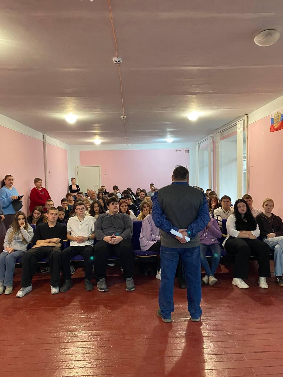 В ГБОУ ХО «Верхнерогачикская школа №1» прошли профилактические занятия по противодействию терроризму и экстремизму В ГБОУ ХО «Верхнерогачикская школа №1» прошли профилактические занятия по противодействию терроризму и экстремизму