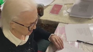 "Я очень хотела помогать": поэтесса из Херсонщины написала новый сборник стихов, который Народный фронт передаст бойцам