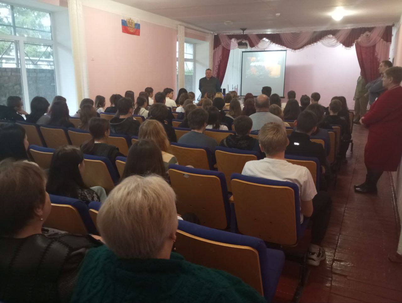 В ГБОУ ХО «Верхнерогачикская школа №1» прошли профилактические занятия по противодействию терроризму и экстремизму В ГБОУ ХО «Верхнерогачикская школа №1» прошли профилактические занятия по противодействию терроризму и экстремизму