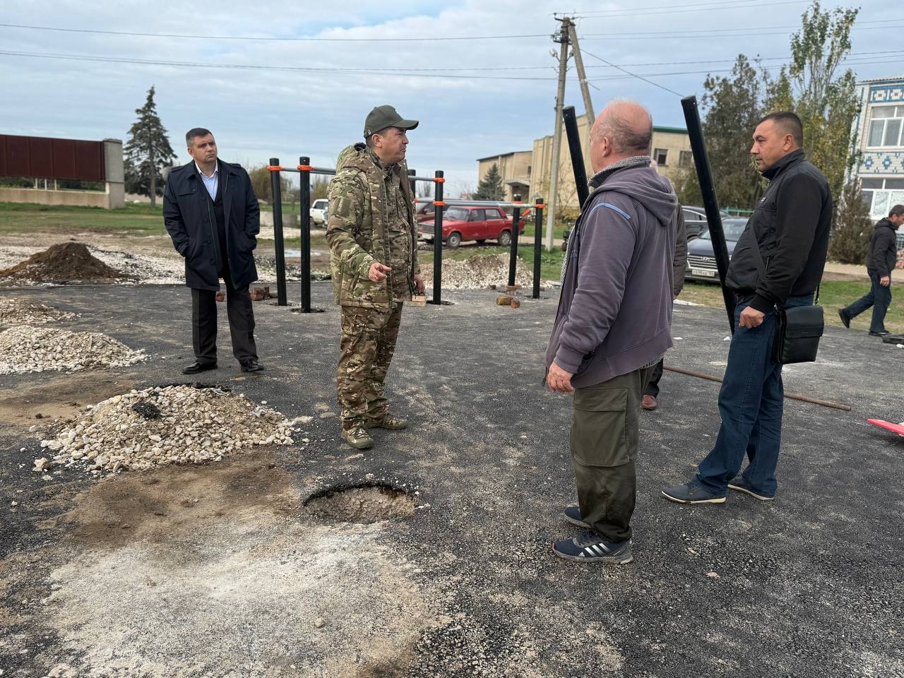 Энвер Абдураимов: Осмотр строительства спортивной площадки в Александровке: контроль сроков и качества работ Энвер Абдураимов: Осмотр строительства спортивной площадки в Александровке: контроль сроков и качества работ