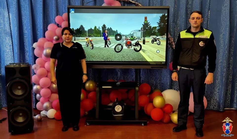 В Геническом округе Херсонской области сотрудники Госавтоинспекции провели профилактическое мероприятие со школьниками