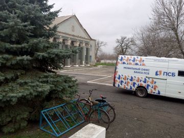 Пенсионерам Федоровского территориального отдела продолжают помогать в оформлении банковских карт