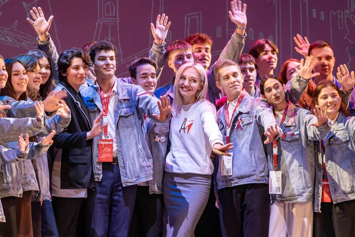 Сегодня участники Федерального Совета Первых II созыва провели очное заседание, на котором обсудили важные вопросы для дальнейшего развития Движения Первых Сегодня участники Федерального Совета Первых II созыва провели очное заседание, на котором обсудили важные вопросы для дальнейшего развития Движения Первых