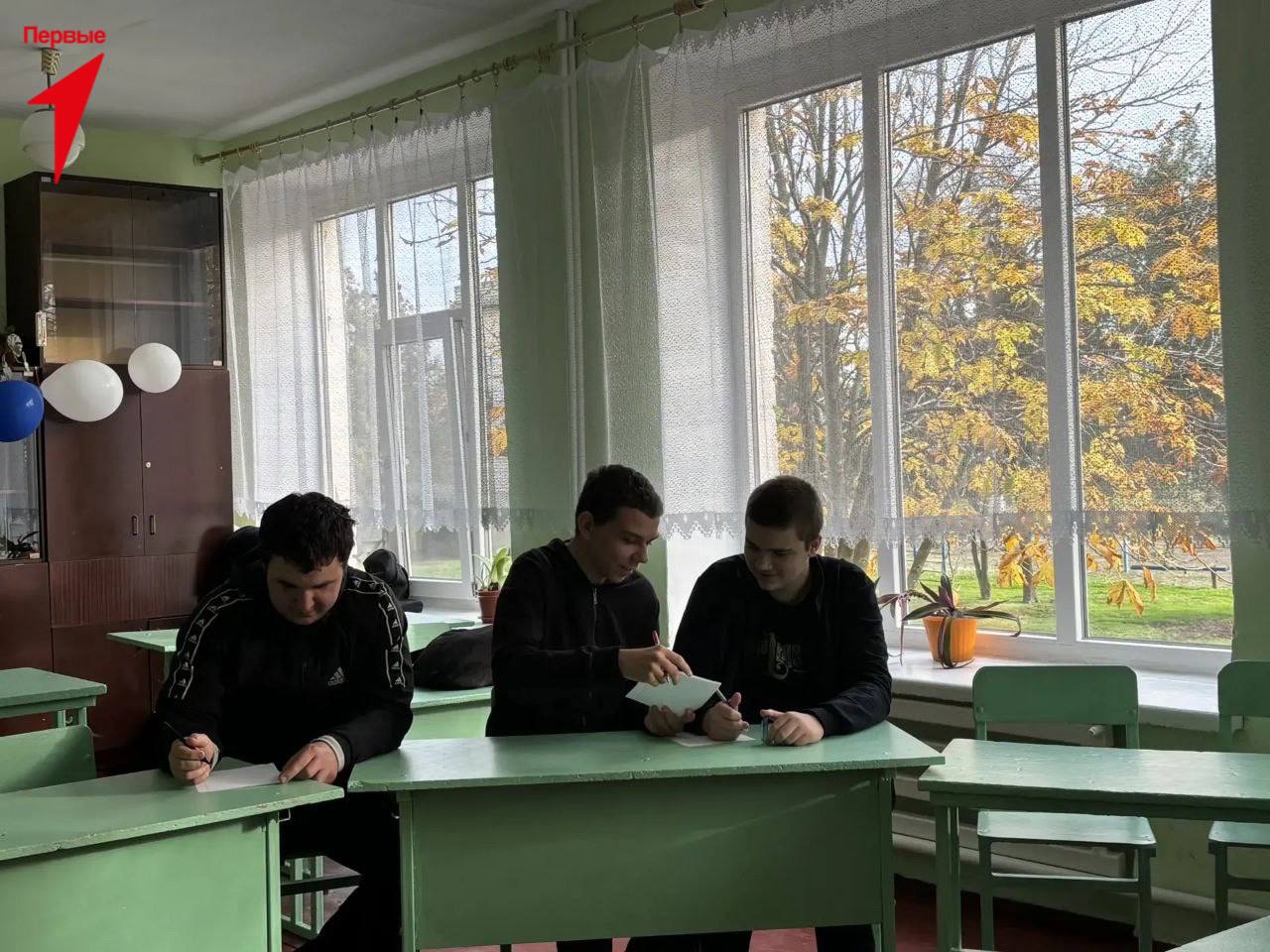 Первые Долматовской школы посетили киноклуб «Кадр за кадром» Первые Долматовской школы посетили киноклуб «Кадр за кадром»