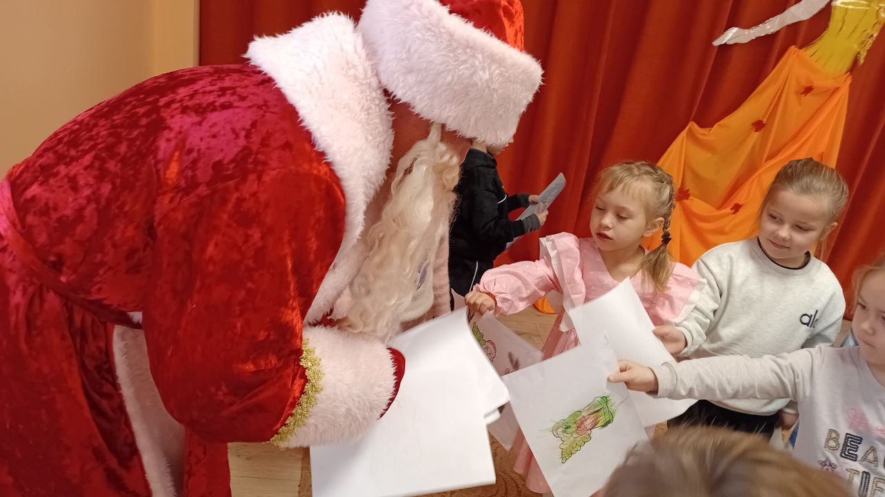 День рождения Деда Мороза: праздник в детских садах и школах Алешкинского и Голопристанского районов День рождения Деда Мороза: праздник в детских садах и школах Алешкинского и Голопристанского районов
