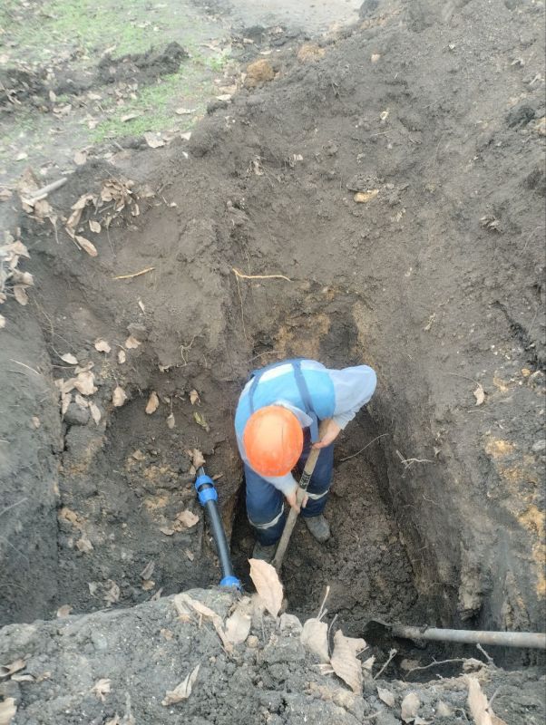 Аварийно-ремонтная бригада Верхнерогачикского ТПУ ликвидировала ряд порывов на сетях водоснабжения в населенных пунктах округа Аварийно-ремонтная бригада Верхнерогачикского ТПУ ликвидировала ряд порывов на сетях водоснабжения в населенных пунктах округа