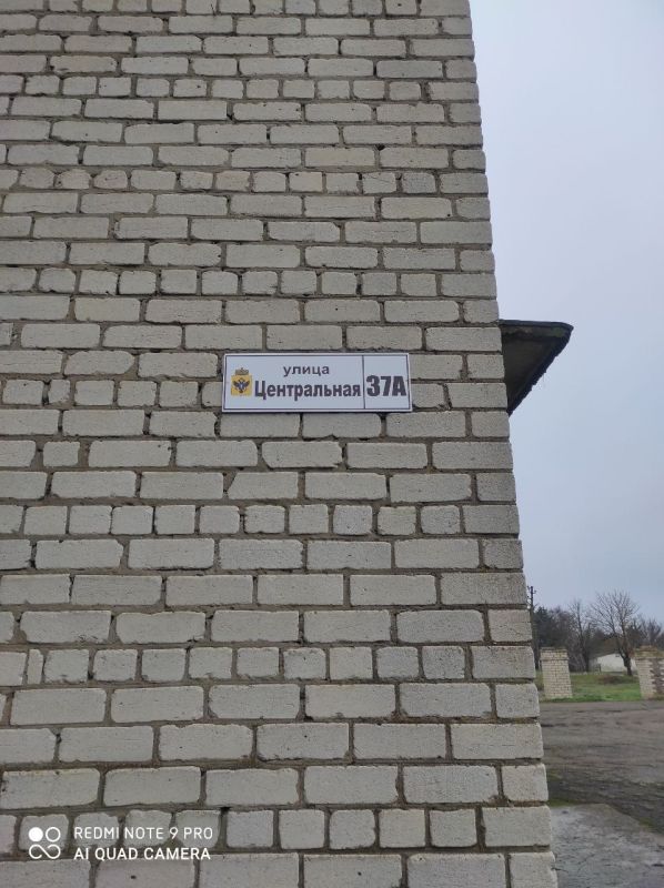 Коммунальные работники Каховки каждое утро выходят на улицы, чтобы поддерживать чистоту и благоустройство города Коммунальные работники Каховки каждое утро выходят на улицы, чтобы поддерживать чистоту и благоустройство города