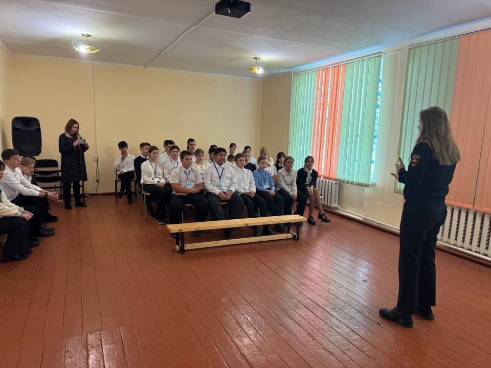В Приморской школе прошла профилактическая акция «Чистое поколение» В Приморской школе прошла профилактическая акция «Чистое поколение»
