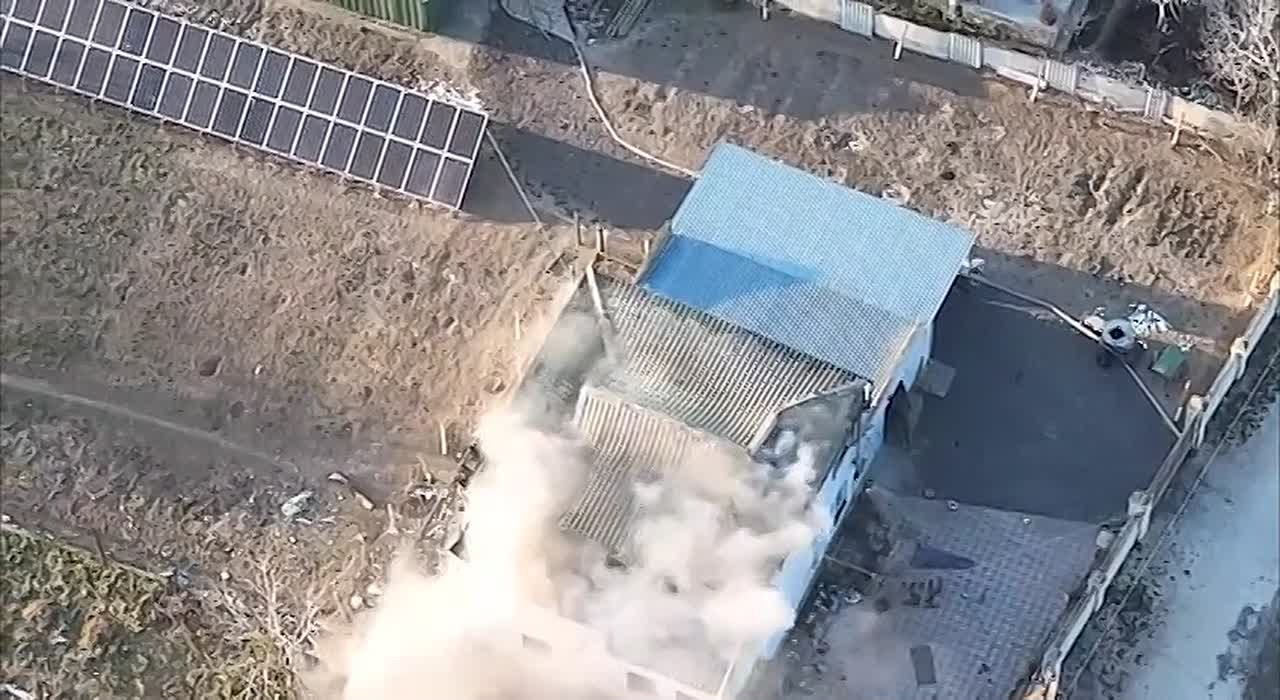 Расчет ударных БПЛА 80-й бригады из состава группировки войск «Днепр» уничтожил пункт временной дислокации ВФУ на правобережье Херсонской области