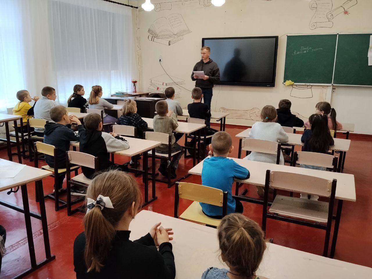 Благодатное: урок безопасности на дорогах для школьников Благодатное: урок безопасности на дорогах для школьников