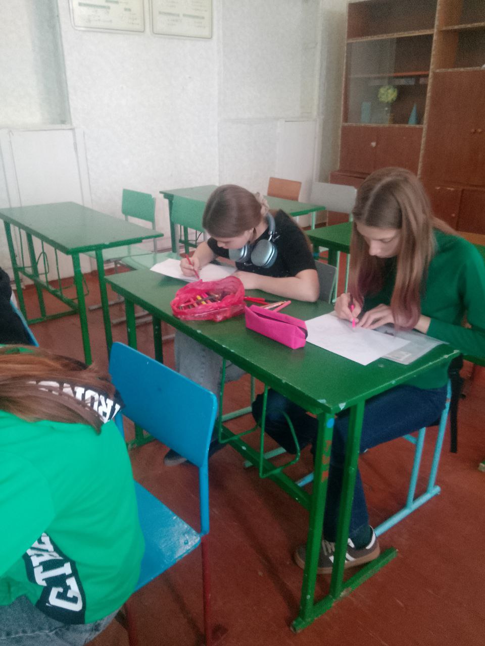 В ГБОУ ХО "Новоалександровская школа Нижнесерогозского района" прошел творческий конкурс детского рисунка «Я рисую свои права и обязанности», приуроченный Дню правовой помощи детям В ГБОУ ХО "Новоалександровская школа Нижнесерогозского района" прошел творческий конкурс детского рисунка «Я рисую свои права и обязанности», приуроченный Дню правовой помощи детям