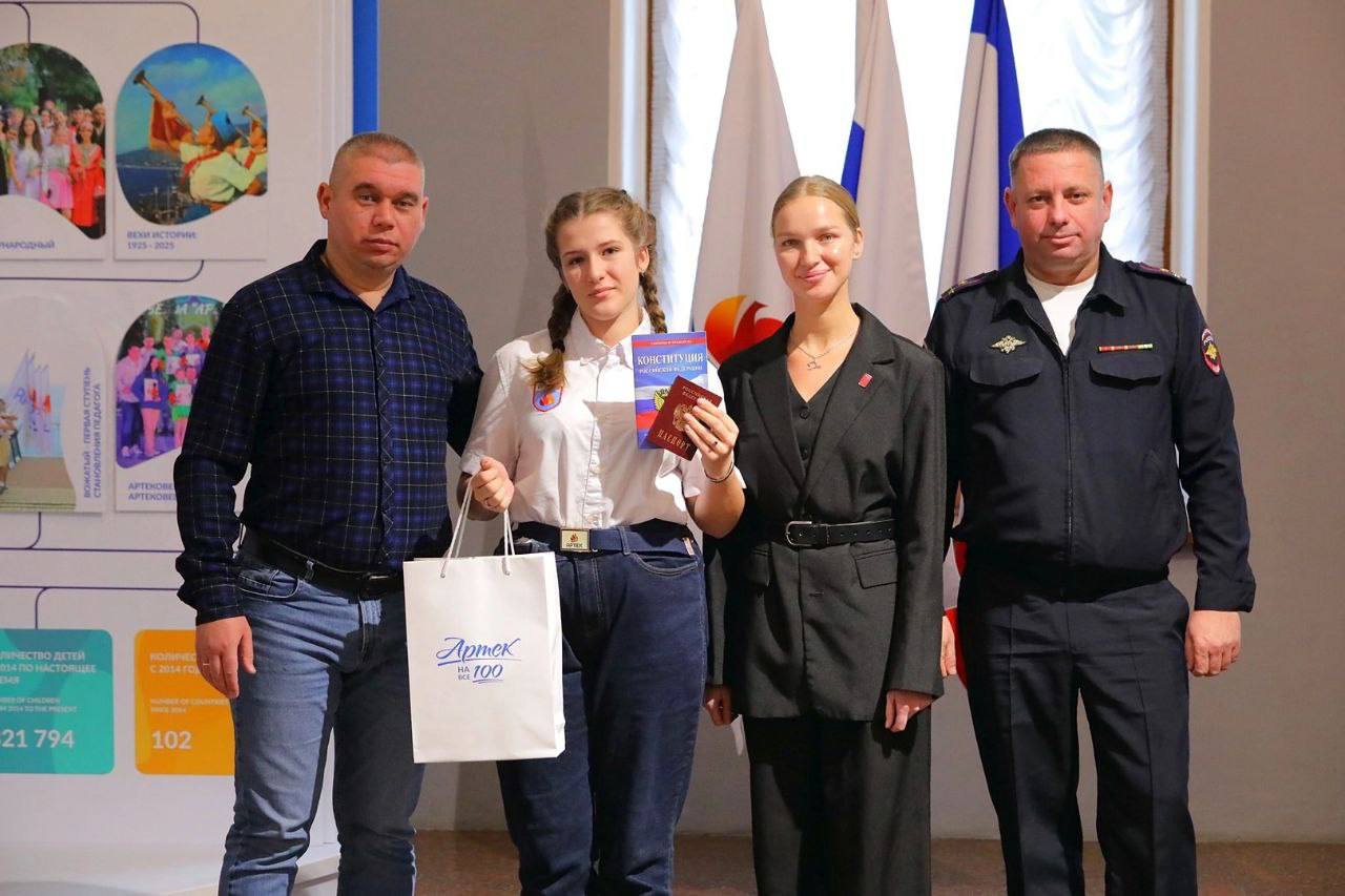 Школьные будни первых. Учебная неделя в самом разгаре, поэтому рассказываем, как проходит школьная жизнь наших активистов