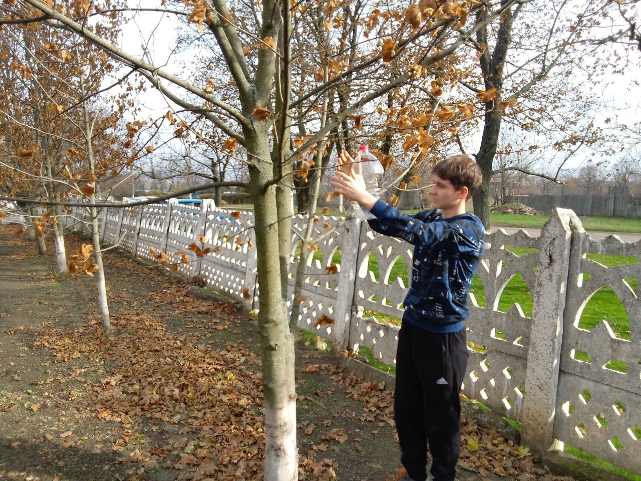 В ГБОУ ХО «Новоалександровская школа Нижнесерогозского района» активисты Движения Первых под четким руководством учителя труда изготовили самодельные кормушки с целью помощи птицам зимой В ГБОУ ХО «Новоалександровская школа Нижнесерогозского района» активисты Движения Первых под четким руководством учителя труда изготовили самодельные кормушки с целью помощи птицам зимой