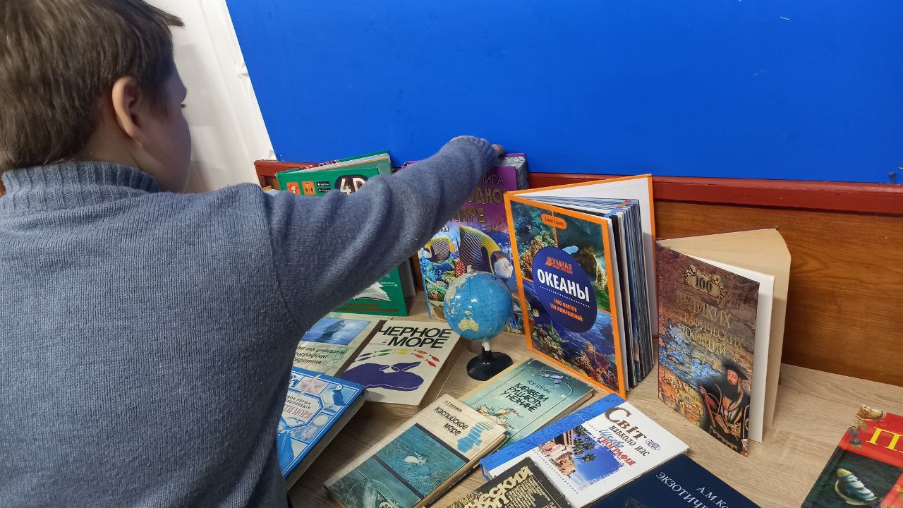 В Раздольненской библиотеке отметили 255-летие со дня рождения Ивана Фёдоровича Крузенштерна — выдающегося русского мореплавателя и исследователя мирового океана В Раздольненской библиотеке отметили 255-летие со дня рождения Ивана Фёдоровича Крузенштерна — выдающегося русского мореплавателя и исследователя мирового океана