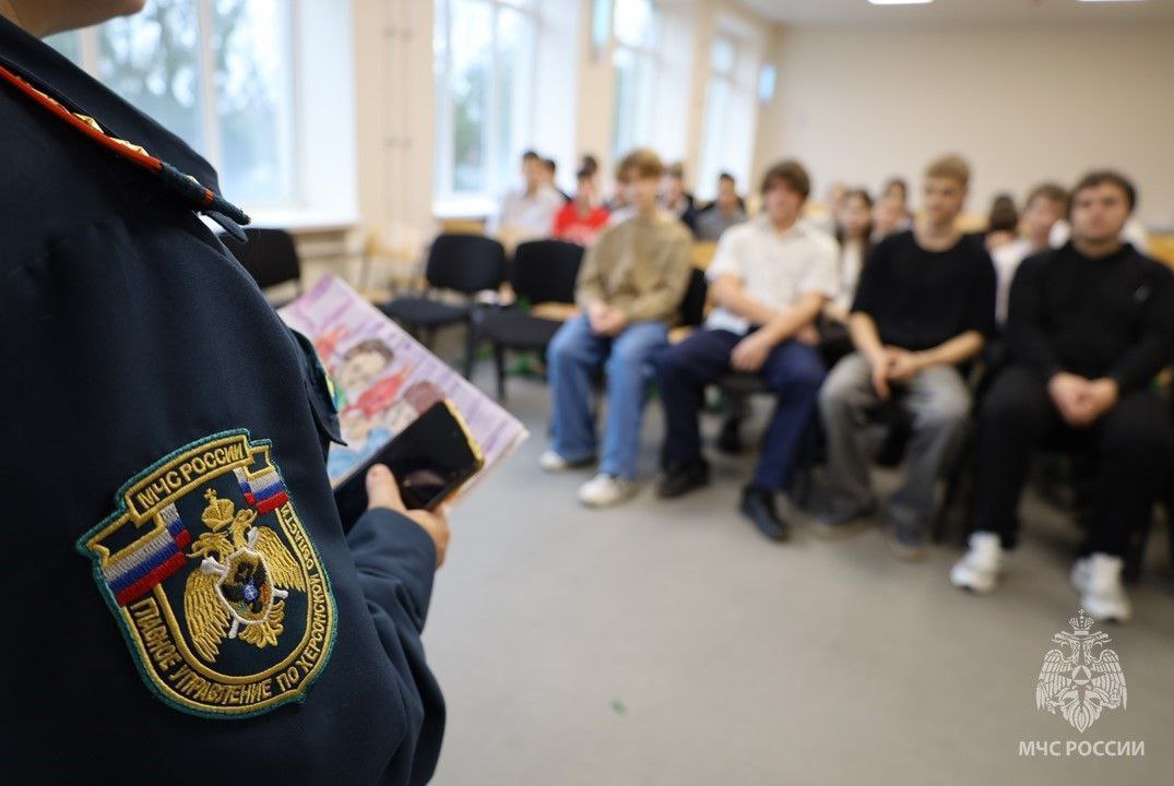 Не только спасать, но и учить: как сотрудники МЧС России воспитывают новое поколение Не только спасать, но и учить: как сотрудники МЧС России воспитывают новое поколение