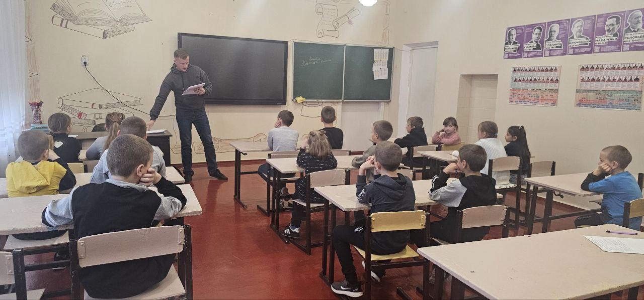 Благодатное: урок безопасности на дорогах для школьников Благодатное: урок безопасности на дорогах для школьников