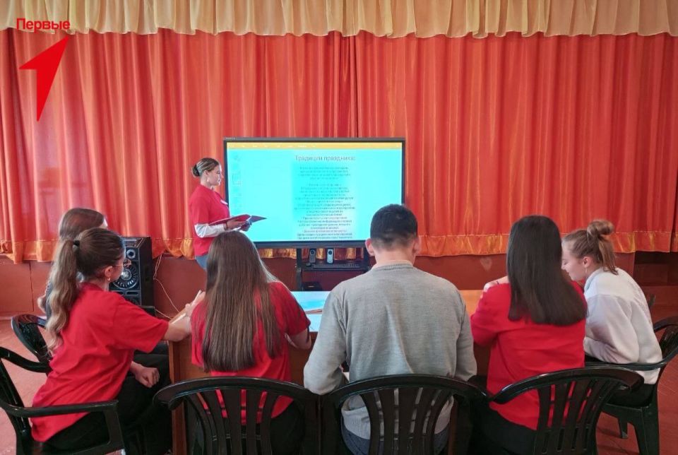 Первые Чаплинской школы № 2 провели круглый стол ко Всемирному дню ребенка Первые Чаплинской школы № 2 провели круглый стол ко Всемирному дню ребенка