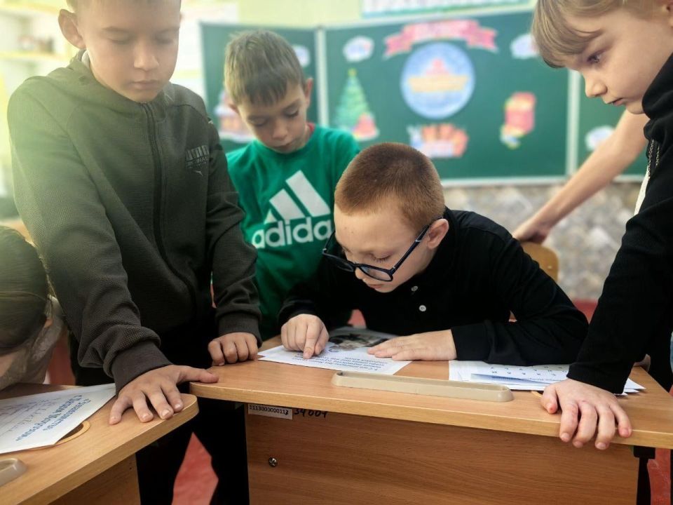 День рождения Деда Мороза: праздник в детских садах и школах Алешкинского и Голопристанского муниципальных округов День рождения Деда Мороза: праздник в детских садах и школах Алешкинского и Голопристанского муниципальных округов